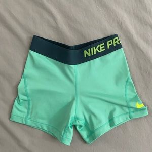 Youth Nike Pros, Green, Size S